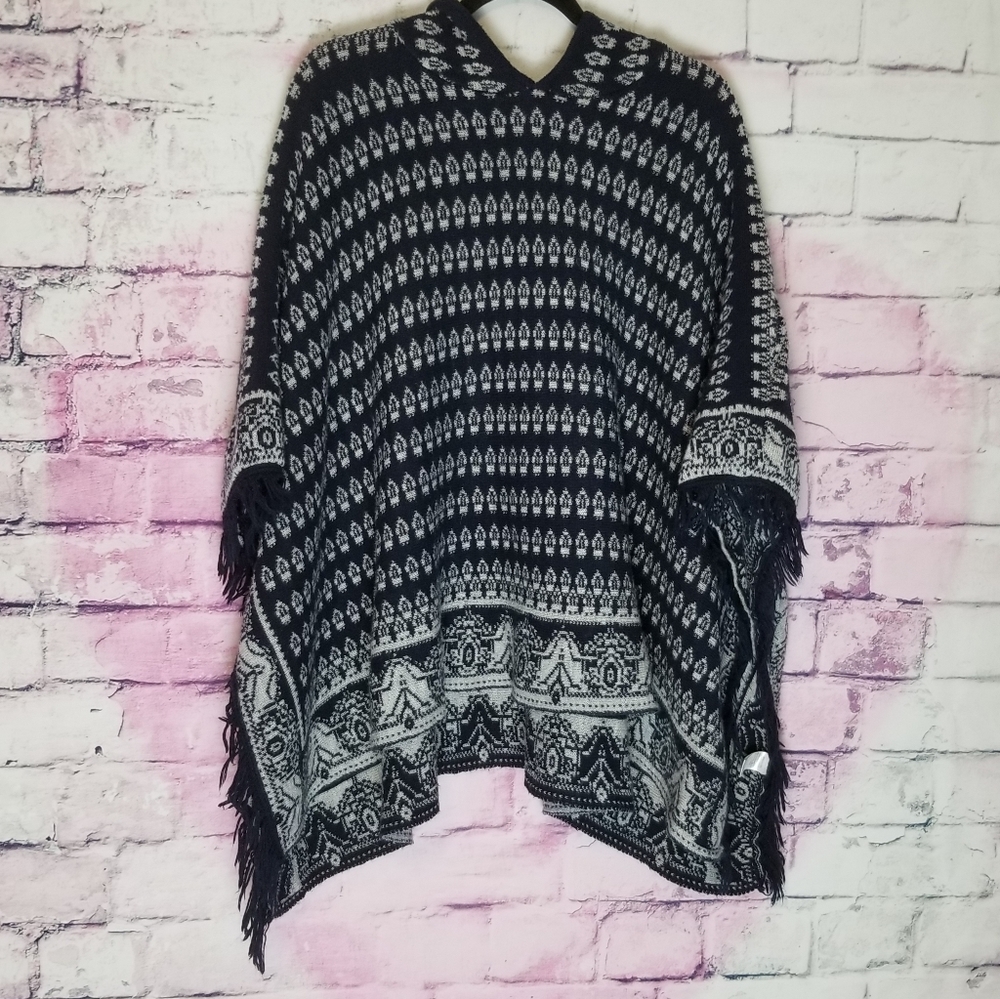 UMGEE NAVY PRINT HOODED FRINGE KNIT PONCHO M/L